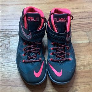 Nike LeBron Zoom Soldier 8